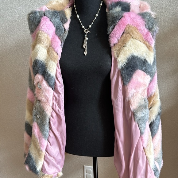 NWT super cute, faux fur coat! Bought from a boutique in Colorado. - Picture 5 of 6